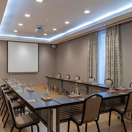 Vincci Seleccion Posada Del Patio Malaga Ngoại thất bức ảnh A meeting room