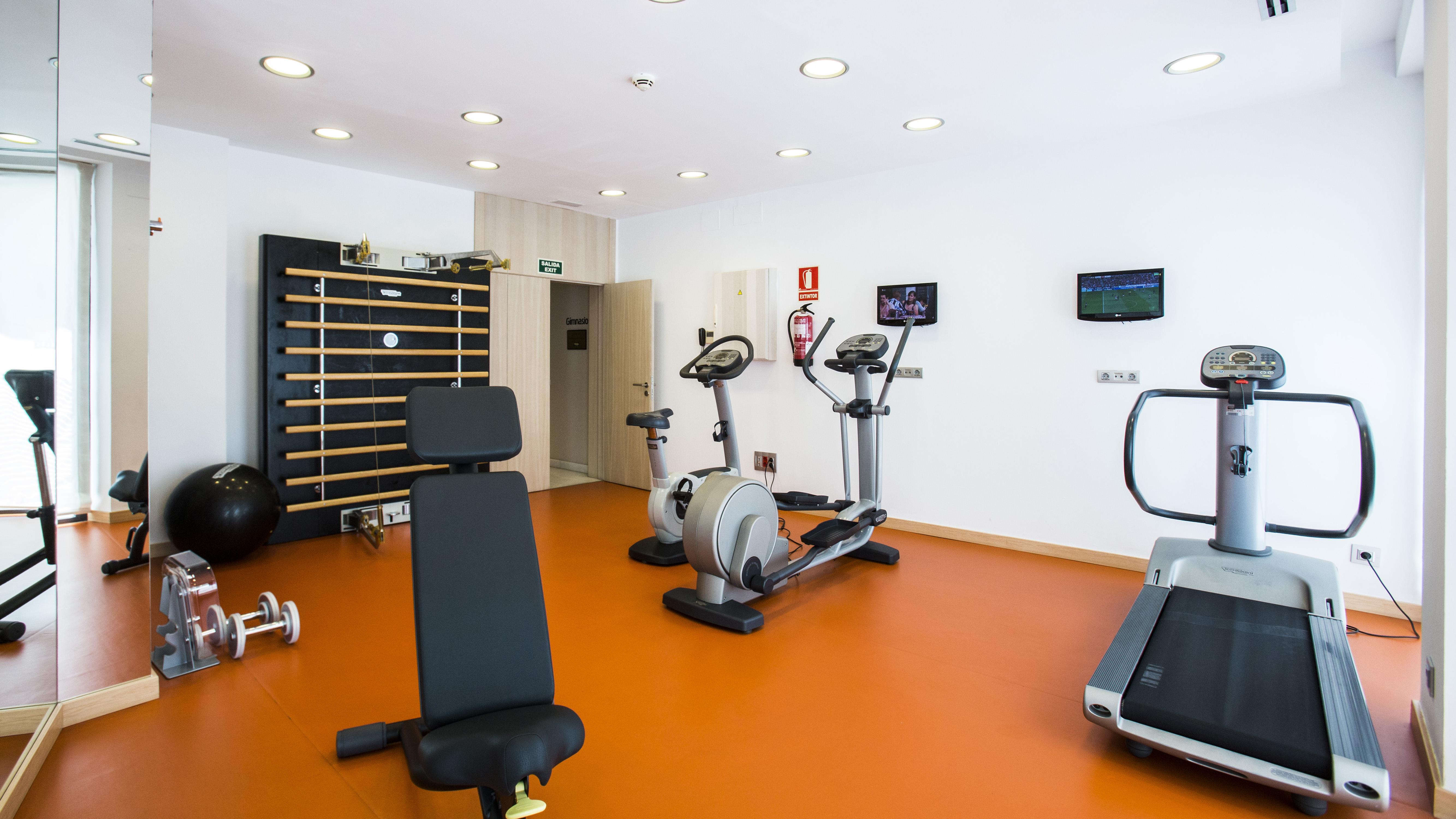 Vincci Seleccion Posada Del Patio Malaga Ngoại thất bức ảnh A gym