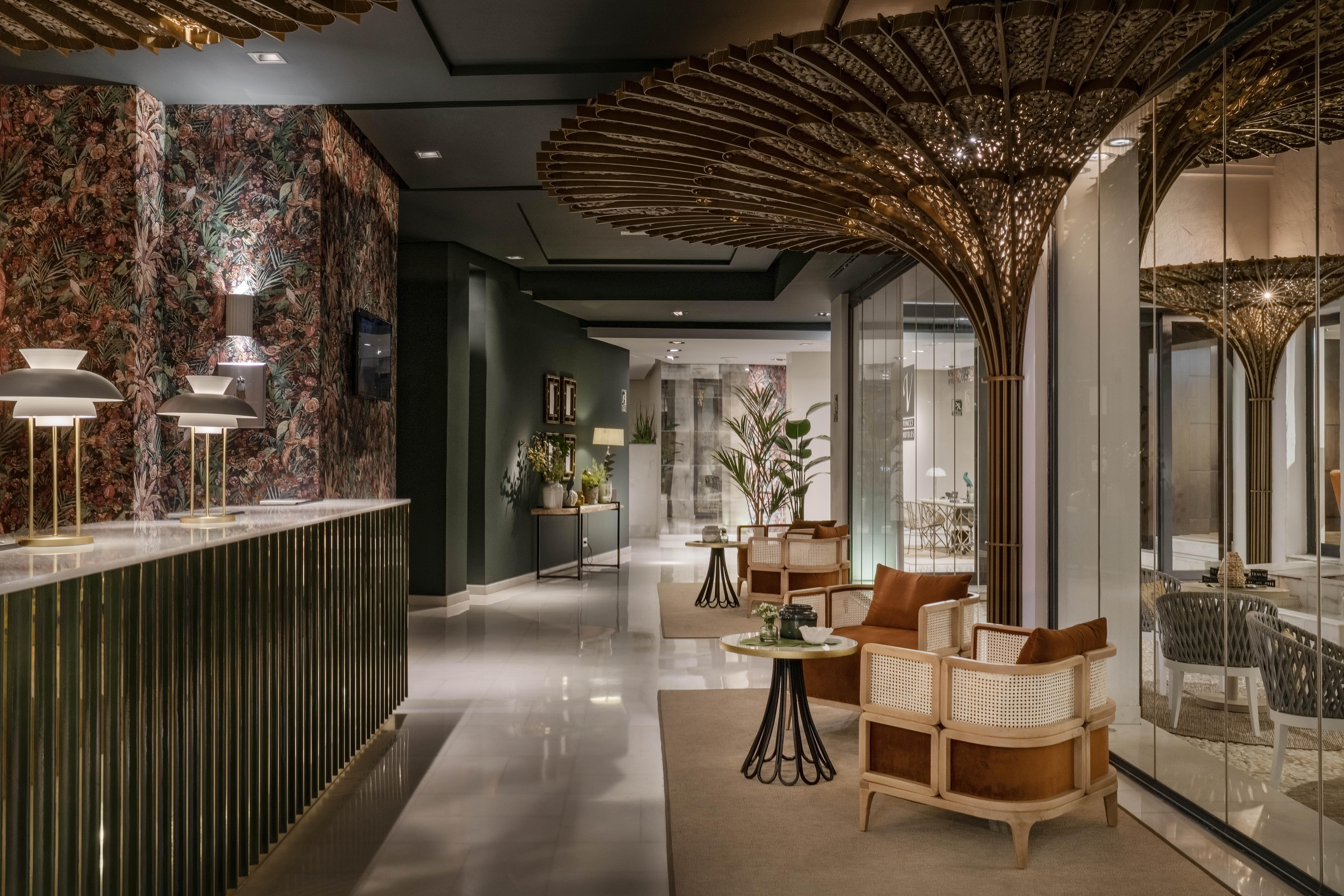 Vincci Seleccion Posada Del Patio Malaga Ngoại thất bức ảnh The interior of the new terminal