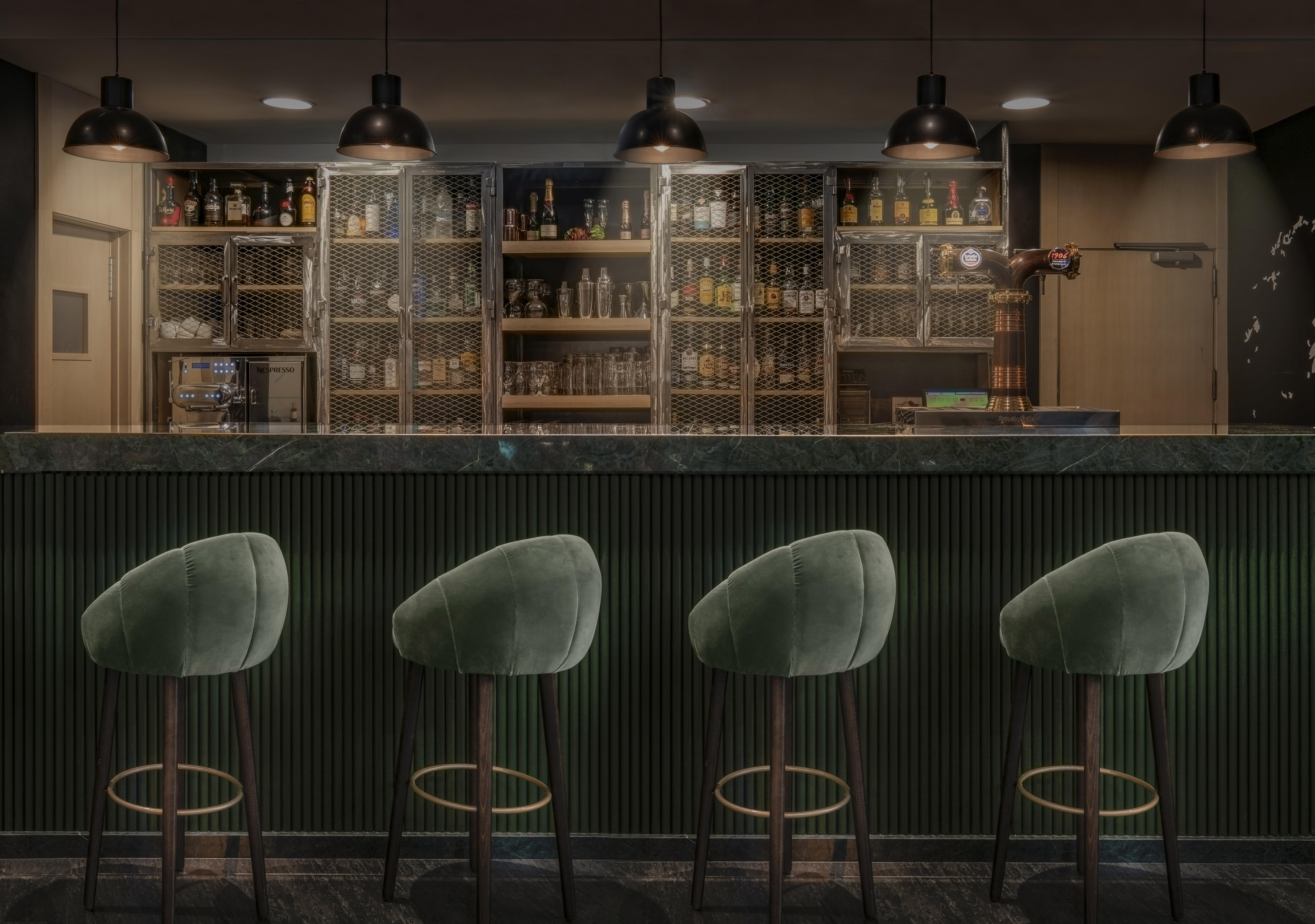 Vincci Seleccion Posada Del Patio Malaga Ngoại thất bức ảnh The bar at the hotel